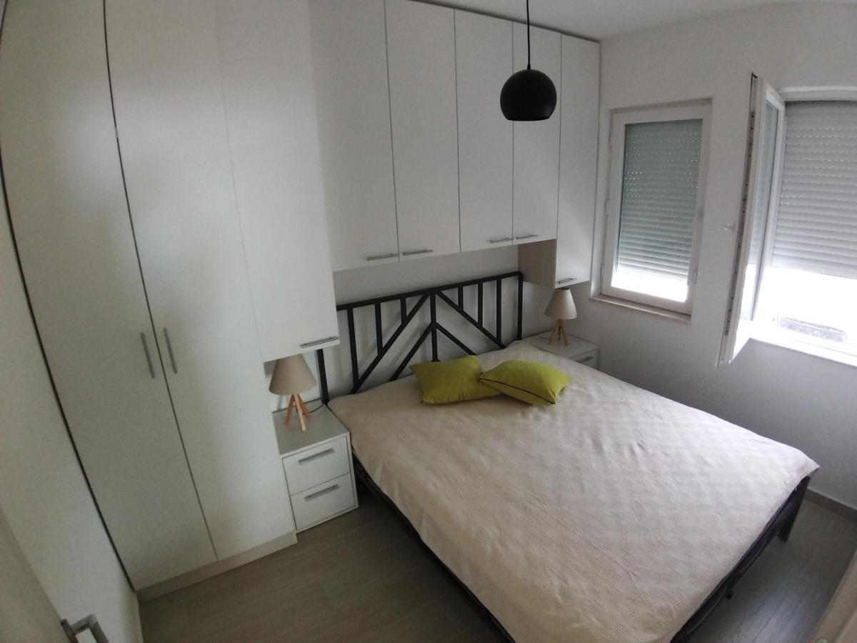 Apartman Dajoda 1 Bijela Extérieur photo