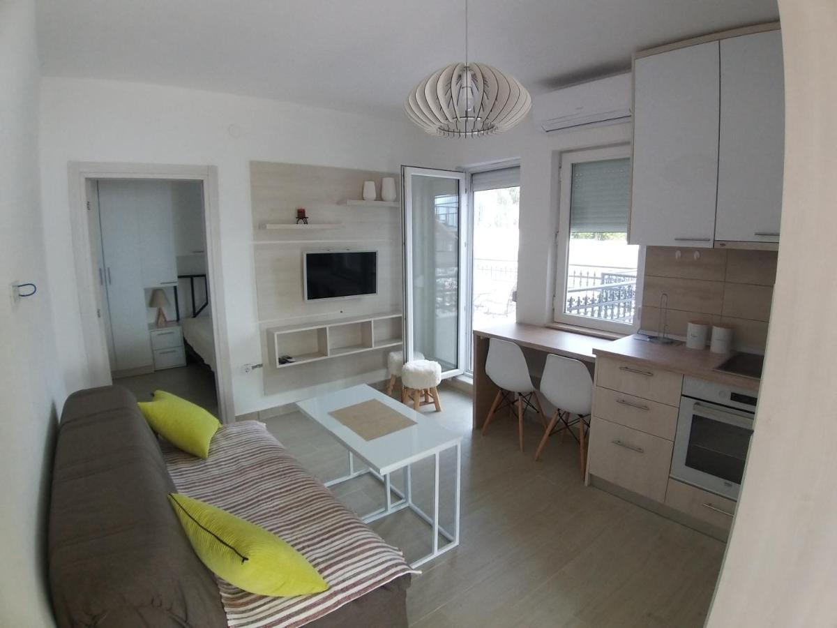 Apartman Dajoda 1 Bijela Extérieur photo